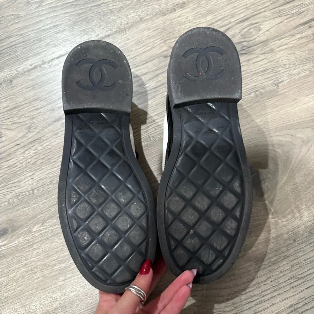 CHANEL Black and White Sneakers for Women - Picture 6 of 7